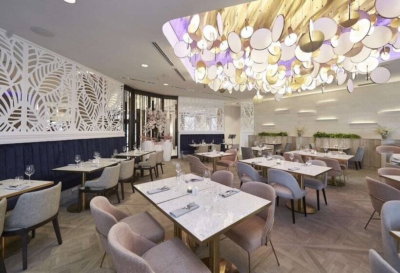 Отель Bloom Mississauga, Tapestry Collection By Hilton