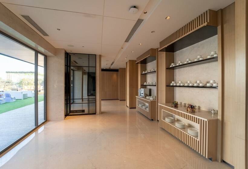 בית מלון כפרי Courtyard By Marriott Vadodara