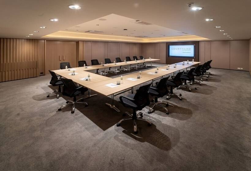 فندق Courtyard By Marriott Vadodara