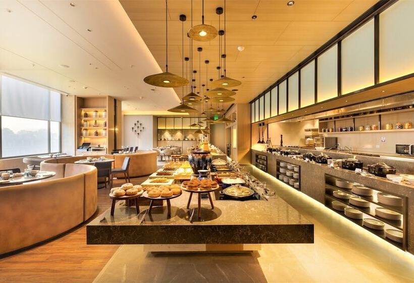 בית מלון כפרי Courtyard By Marriott Vadodara