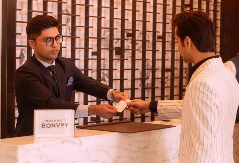 בית מלון כפרי Courtyard By Marriott Vadodara