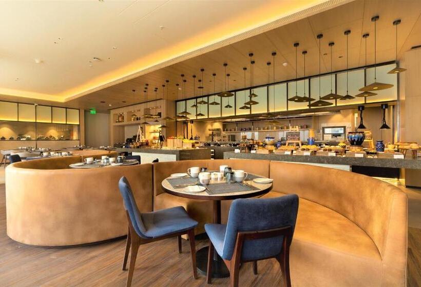 בית מלון כפרי Courtyard By Marriott Vadodara