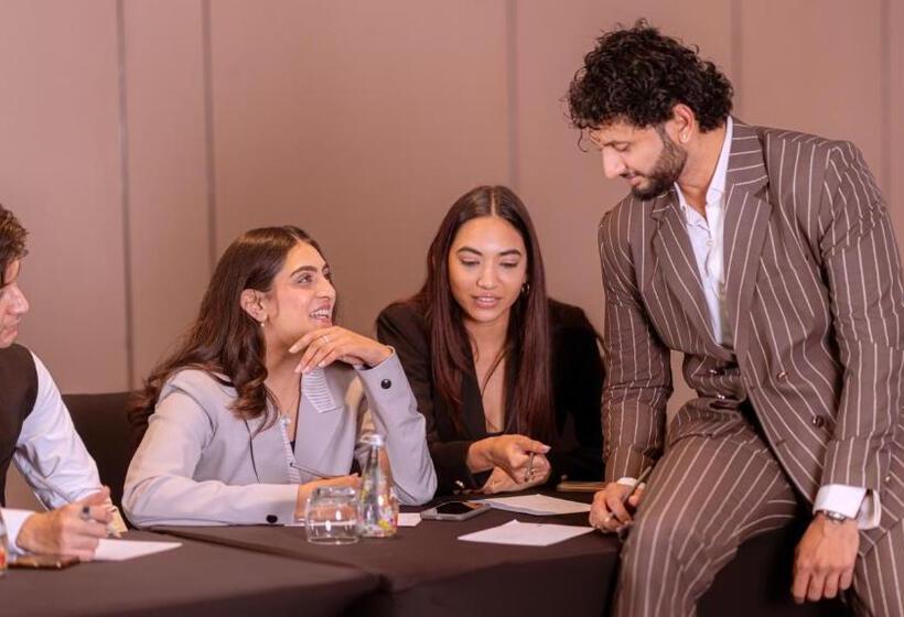 בית מלון כפרי Courtyard By Marriott Vadodara