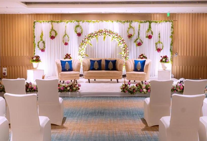 בית מלון כפרי Courtyard By Marriott Vadodara