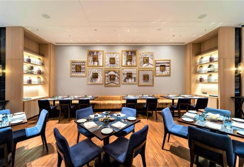 בית מלון כפרי Courtyard By Marriott Vadodara