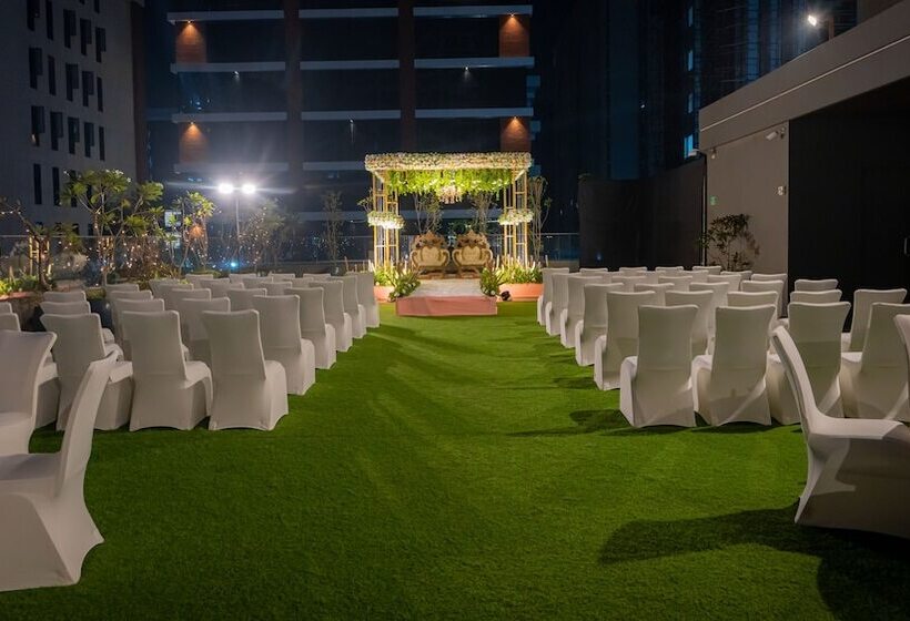 בית מלון כפרי Courtyard By Marriott Vadodara