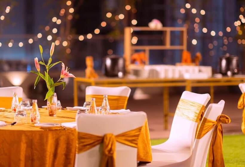 בית מלון כפרי Courtyard By Marriott Vadodara