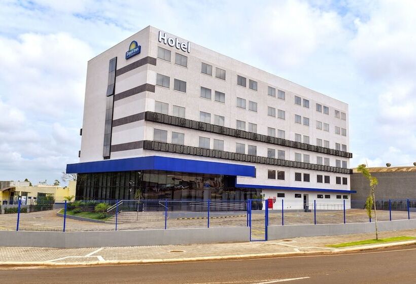Отель Days Inn By Wyndham Cascavel