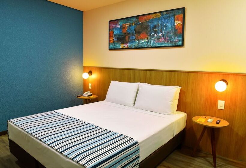 Отель Days Inn By Wyndham Cascavel