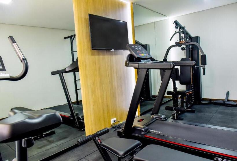 Отель Days Inn By Wyndham Cascavel