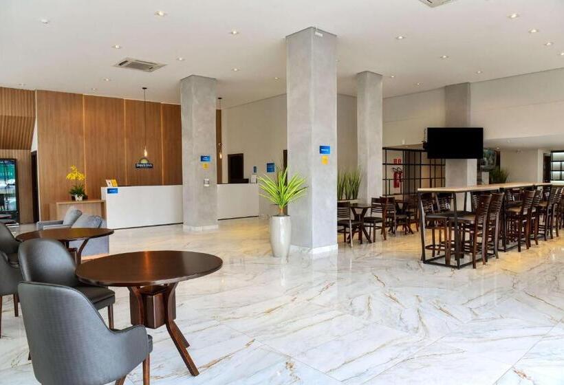 Отель Days Inn By Wyndham Cascavel