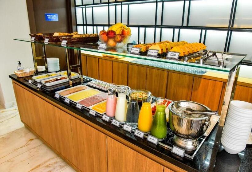 Отель Days Inn By Wyndham Cascavel