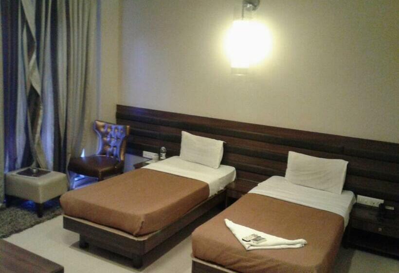 فندق Krishna International