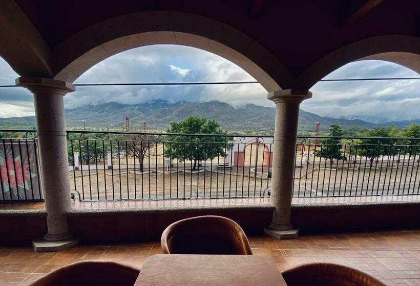 בית מלון כפרי Real De Los Alamos