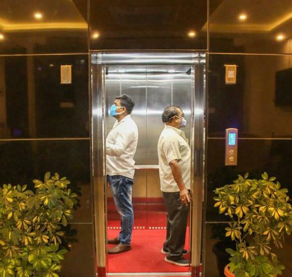 酒店 Sai Vihaar Inn & Suites