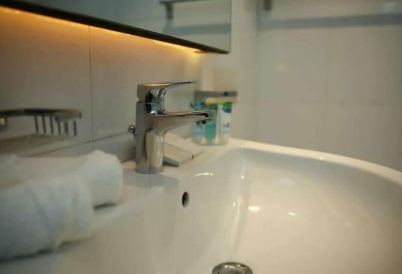 酒店 Victoria Court Suites