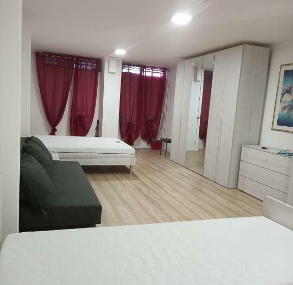 بنسيون Ampia Camera Con Bagno Privato Seminterrato A 80 Metri Dal Lago