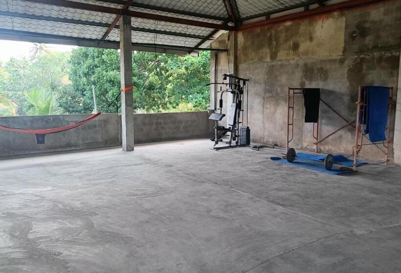 بنسيون Kirala Garden Resort