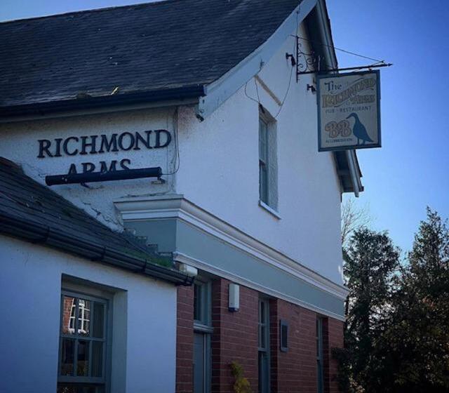 فندق صغير The Richmond Arms Rooms