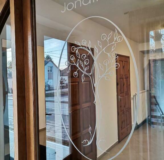 مبيت وإفطار Jonathan Bed&pizza