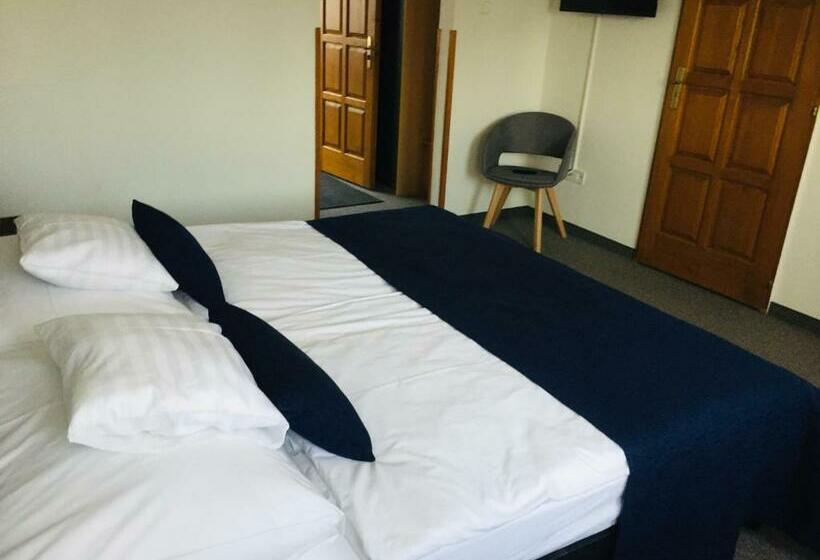 مبيت وإفطار Jonathan Bed&pizza