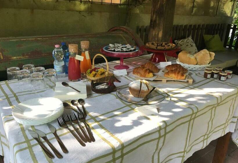 Отель Agriturismo Podere I  Caldino