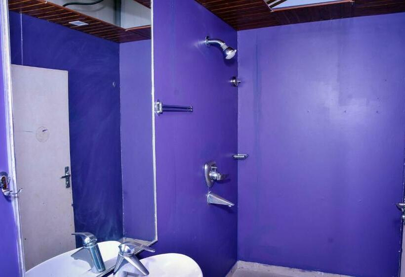 فندق Giri Sarovar Resort