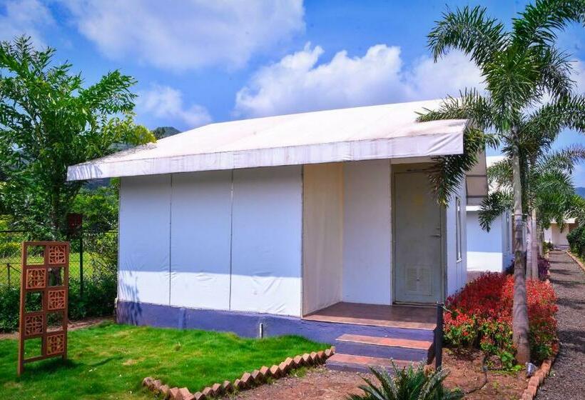 فندق Giri Sarovar Resort