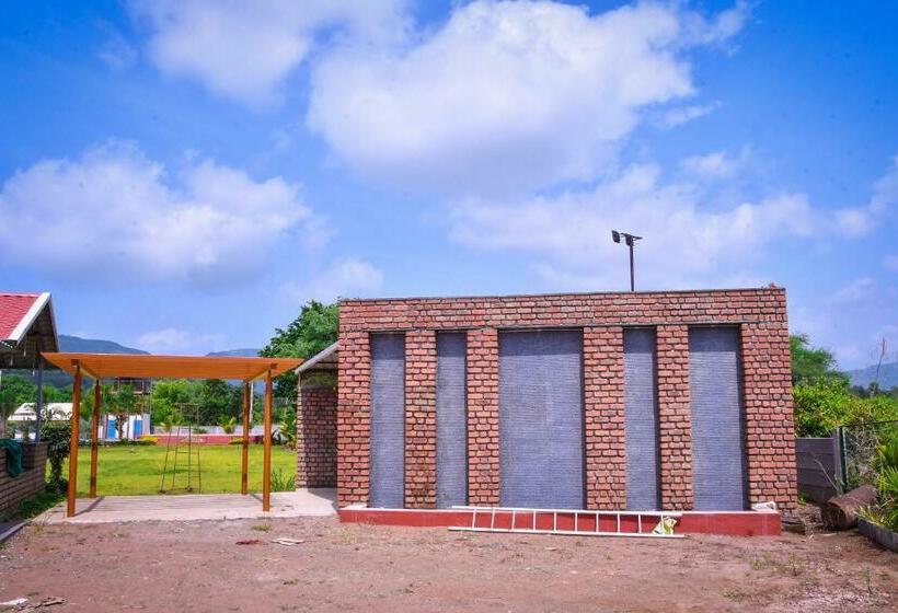 فندق Giri Sarovar Resort