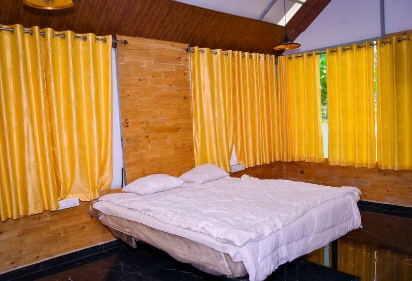 فندق Giri Sarovar Resort