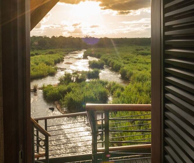 בית מלון כפרי Kruger Shalati   Train On The Bridge & Garden Suites