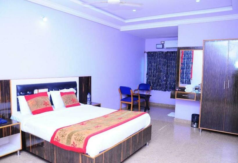 בית מלון כפרי Mak Residency