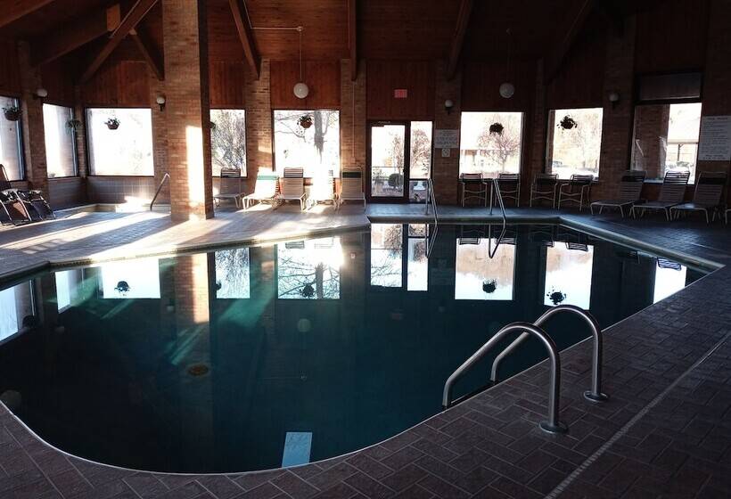 فندق New Martinsville Inn