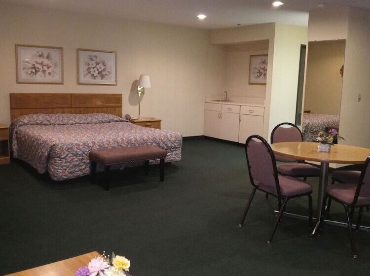 فندق New Martinsville Inn