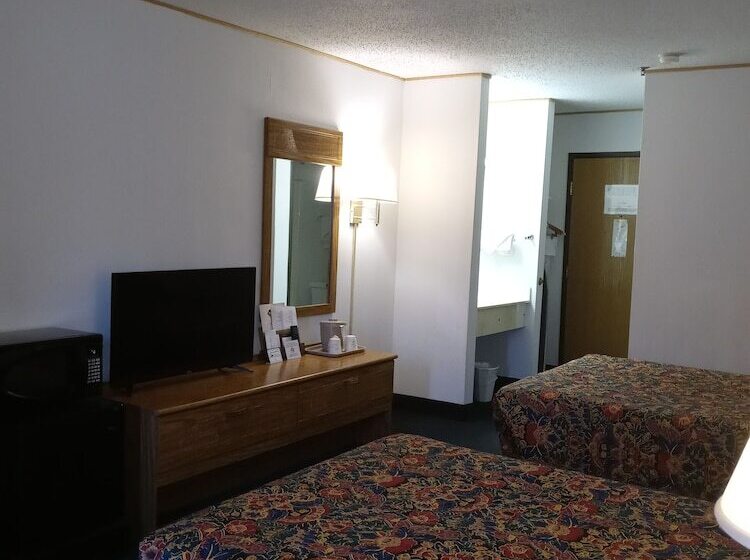 فندق New Martinsville Inn