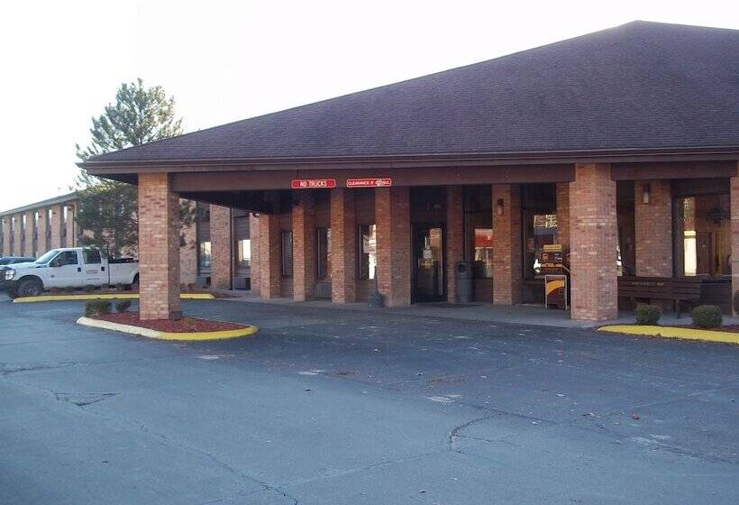 فندق New Martinsville Inn