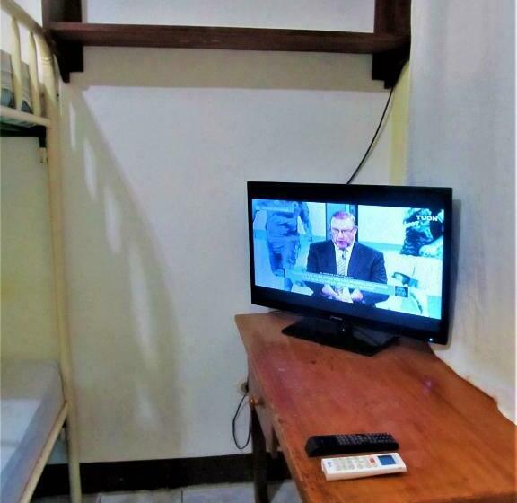 פנסיון Ac Room 4 Persons Hospedaje Don Wilfredo