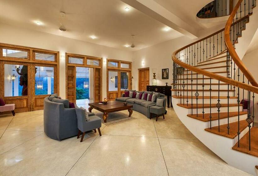 Пансион Villa The Divine