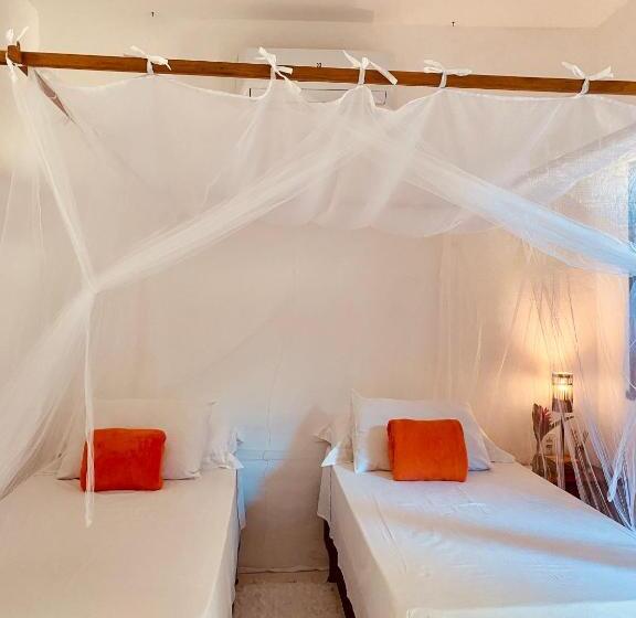 הוסטל Pousada Vila Dendê