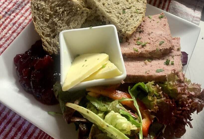 فندق صغير The Horseshoe Inn