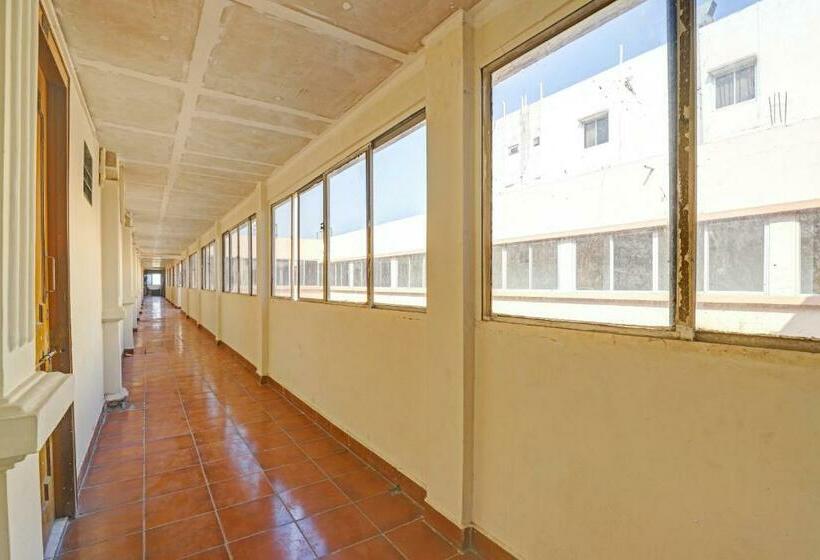 호텔 Collection O 85168 Tulsi Moti Khavdi