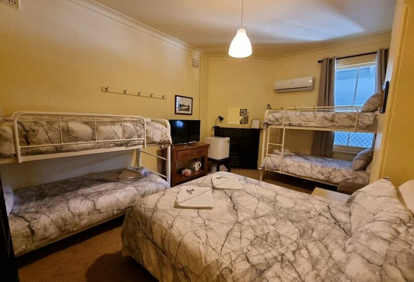 The Commercial Hotel Wallerawang