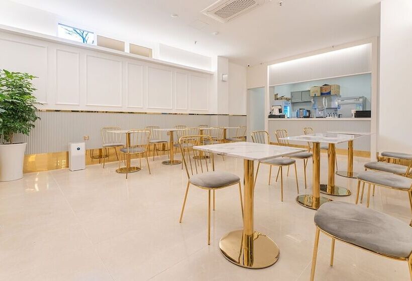 هتل Denbasta Forest