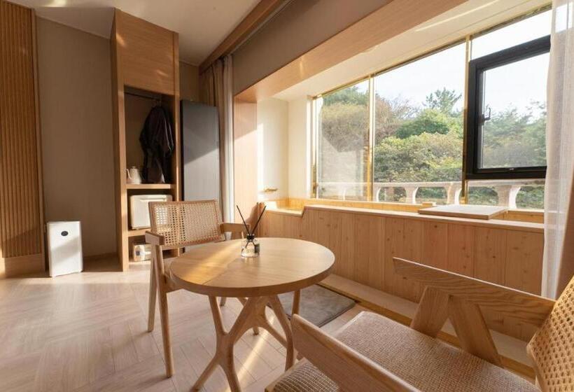 هتل Denbasta Forest