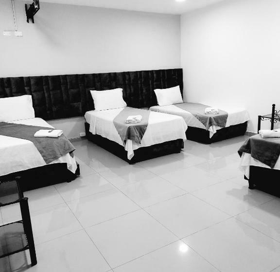 Отель Empresarial