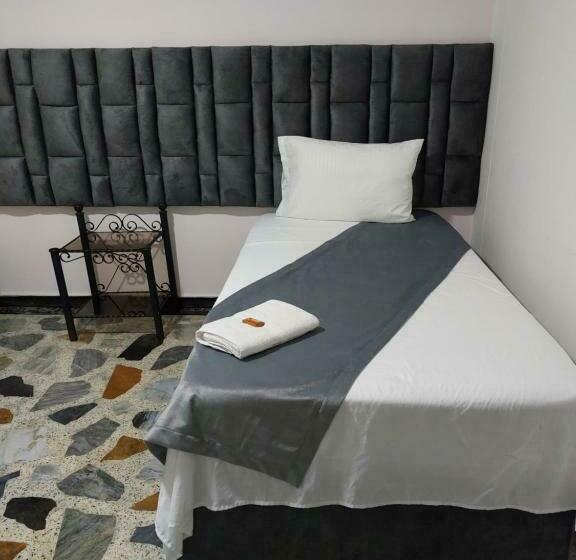 Отель Empresarial