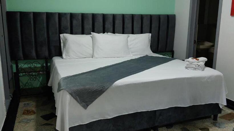 Отель Empresarial