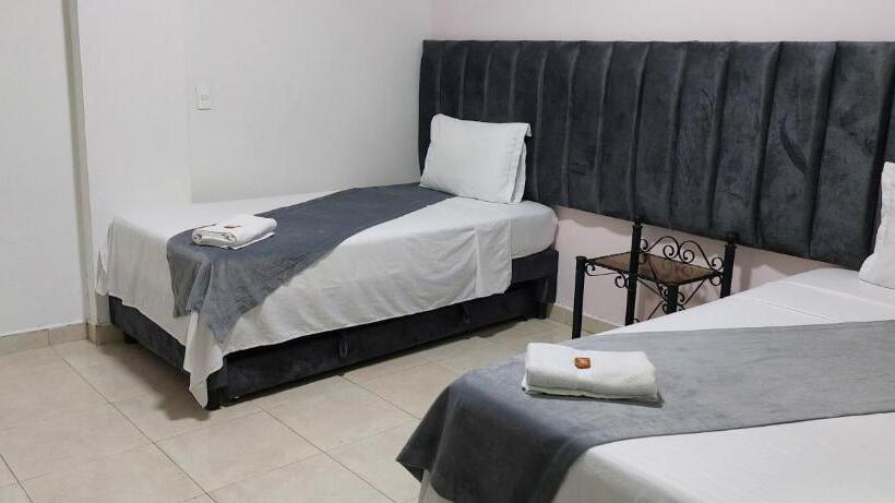 ホテル Empresarial