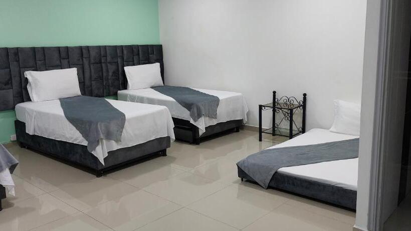 Отель Empresarial