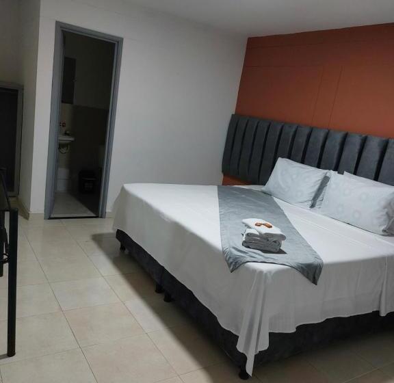 Отель Empresarial